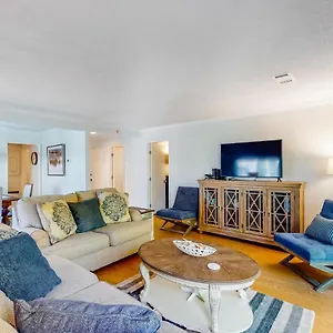 Queens Grant 653 Holiday home